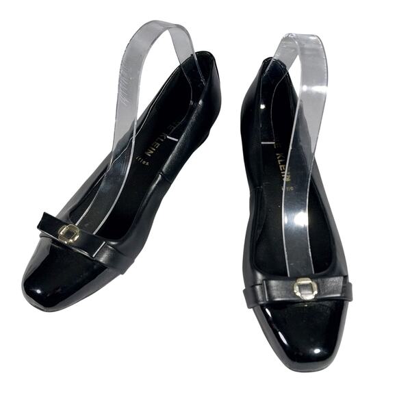 NWOT-1 SHOW! ANNE KLEIN! BLACK VEGAN LEATHER & PATENT LEATHER BOW HEELS! SZ 8.5M - Picture 1 of 10